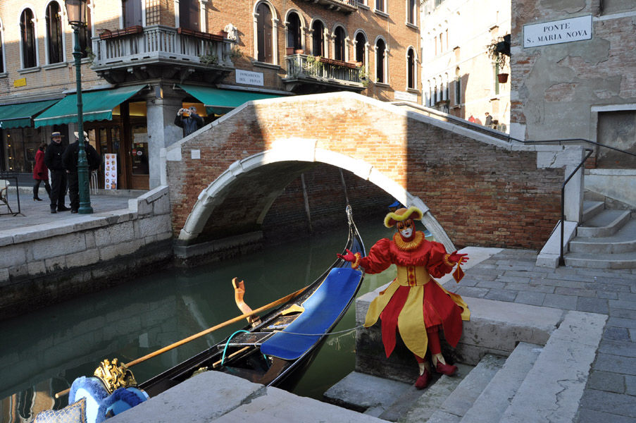 http://www.campiello-venise.com/creation-costume-carnaval/img/025.jpg